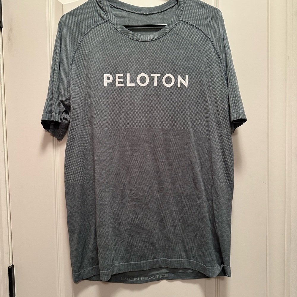 Lululemon Peloton Men's Gray T-Shirt